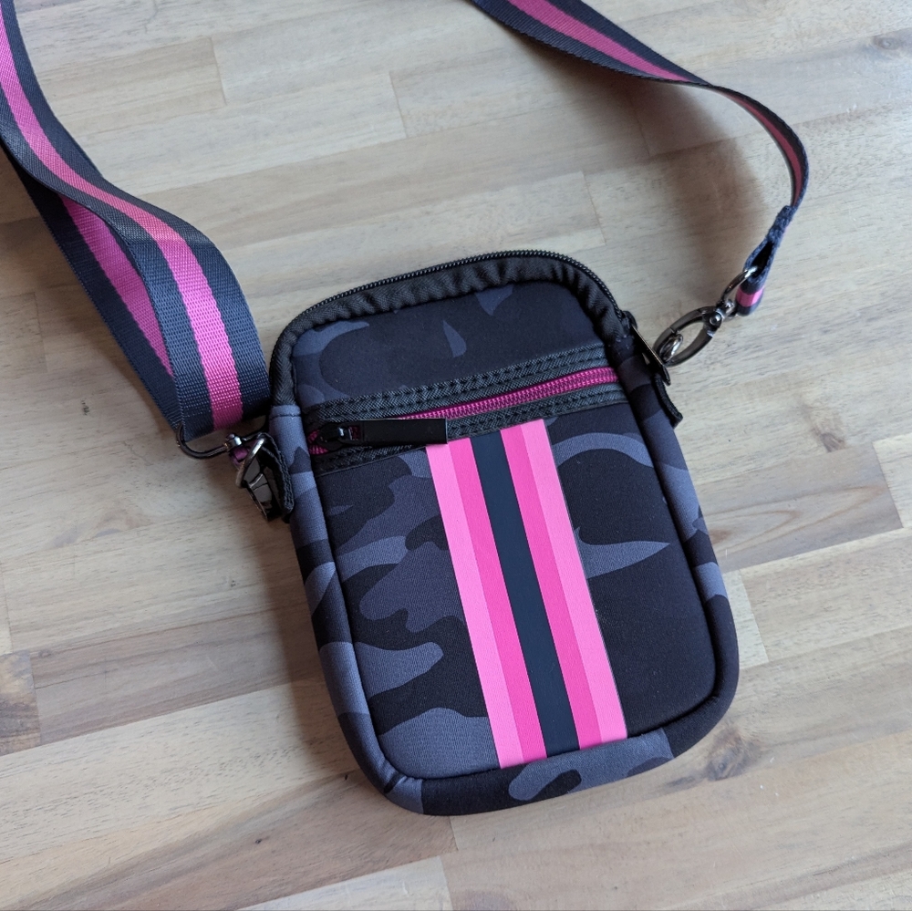 HAUTE SHORE - Casey Epic Neoprene Cell Phone Case